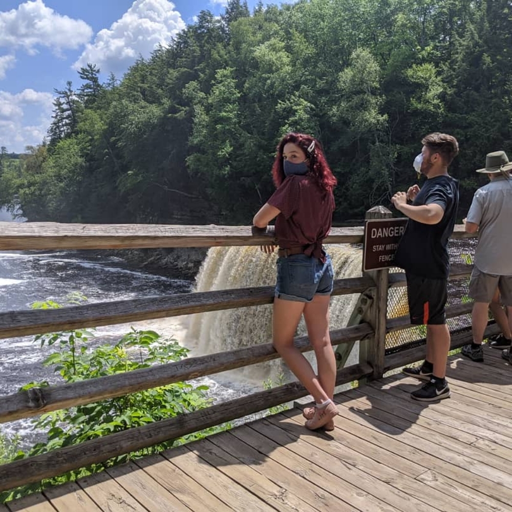 Meet your Posher, Reilly (insta @reillytrammell)